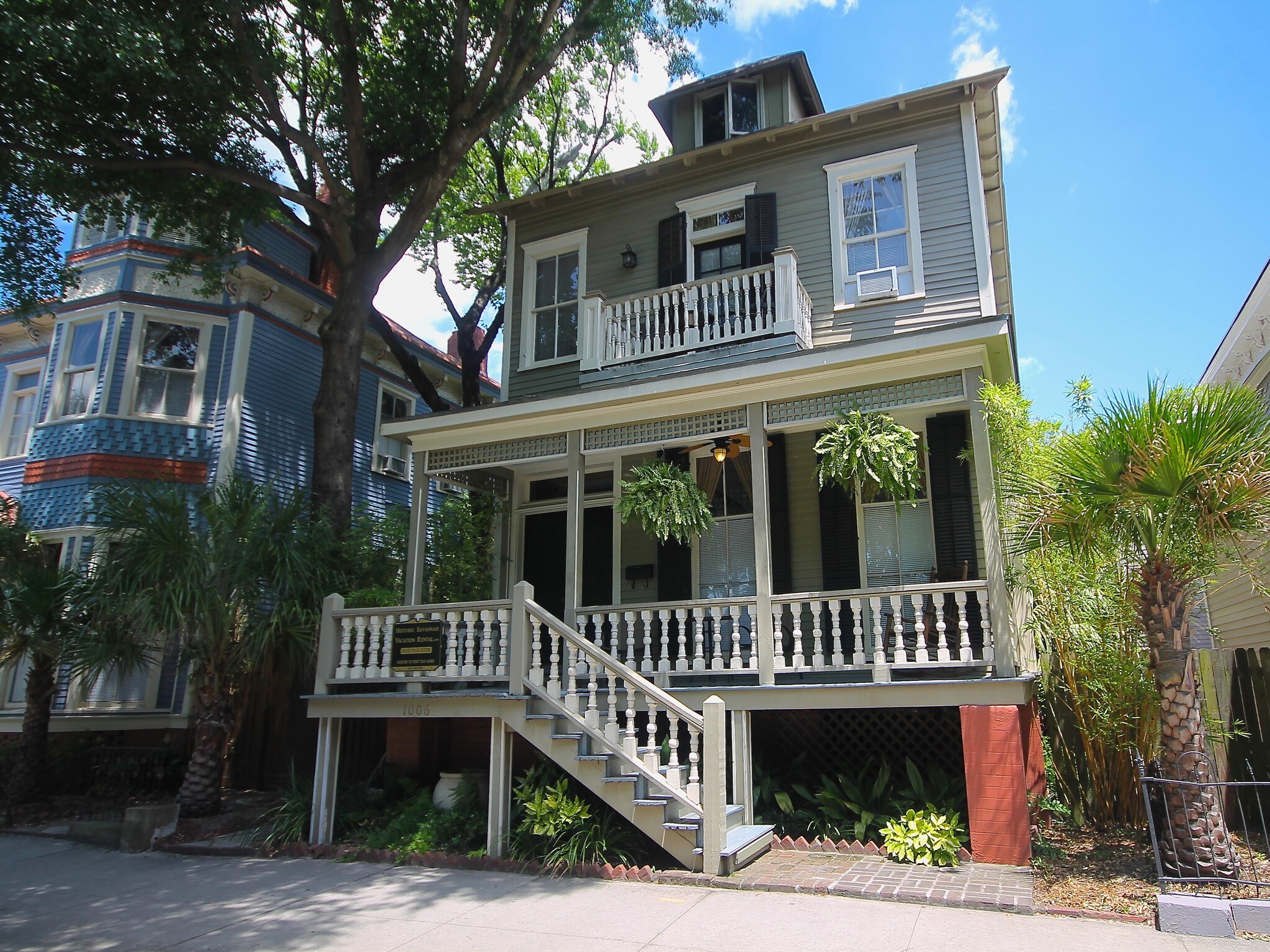 1002 Drayton St, Savannah, GA 31401