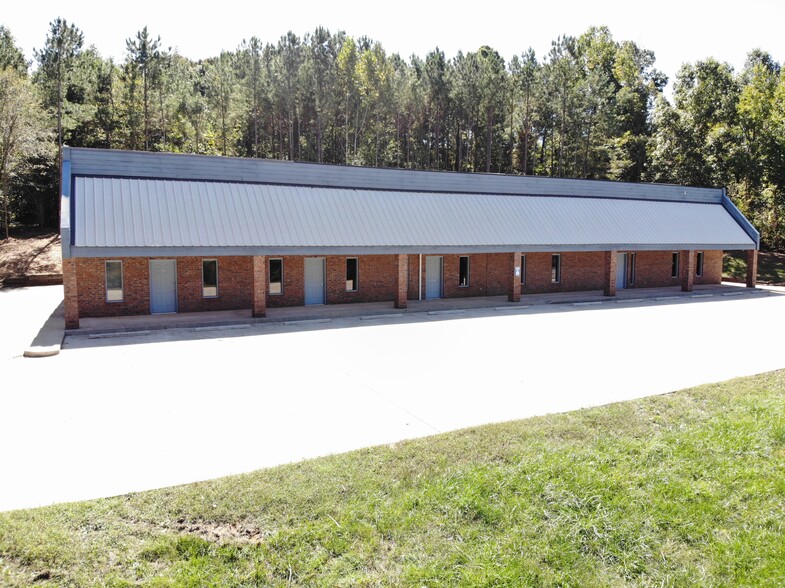 232-236 Industrial Park Dr, Commerce, GA for sale - Building Photo - Image 1 of 28