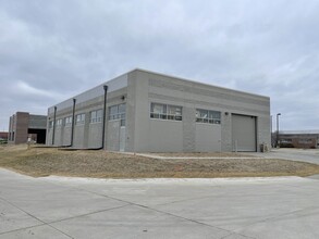 8245 Cody Dr, Lincoln, NE for lease Building Photo- Image 1 of 15