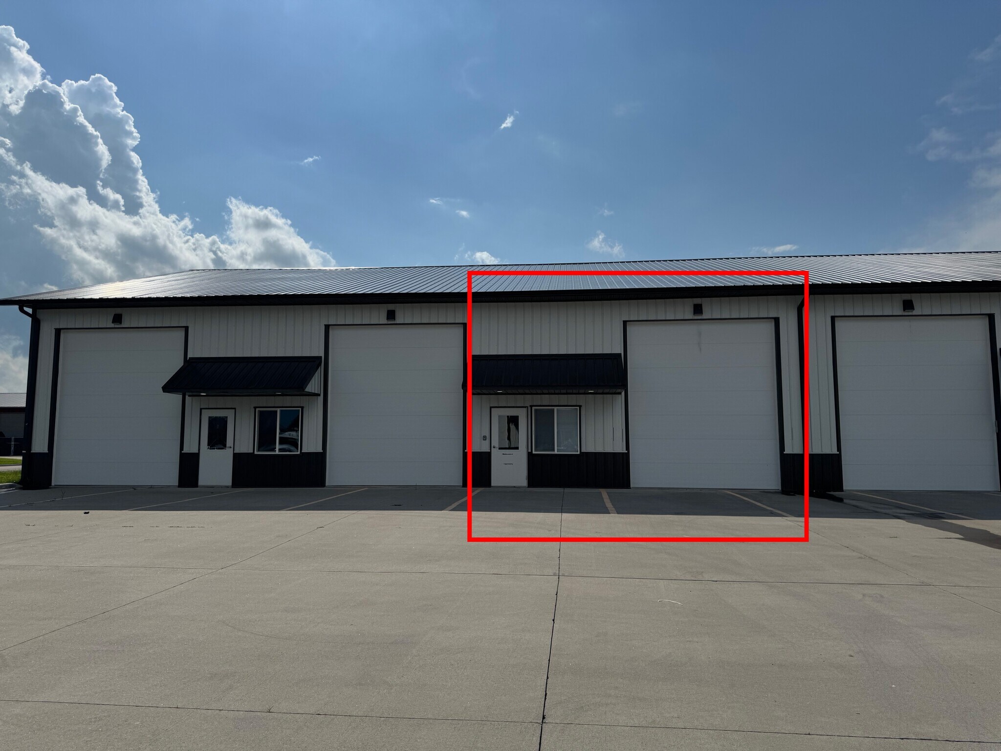 200 Greenfield Dr, Tiffin, IA for lease Interior Photo- Image 1 of 6