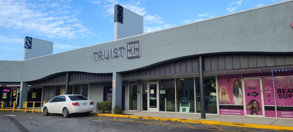 5014 E Busch Blvd, Tampa, FL for lease - Building Photo - Image 3 of 5