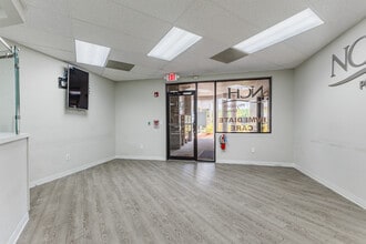 28410 Bonita Crossing Blvd, Bonita Springs, FL for lease Interior Photo- Image 2 of 14