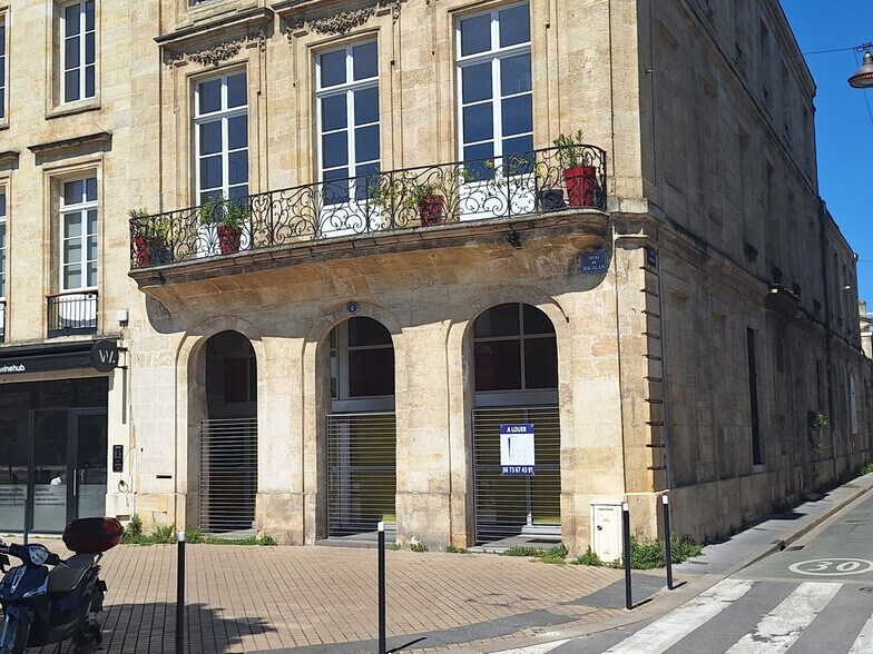 Office in Bordeaux for lease - Building Photo - Image 1 of 8