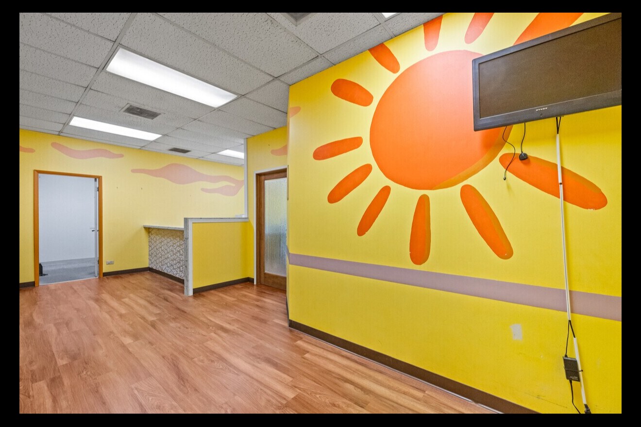 98-1247 Kaahumanu St, Aiea, HI for lease Building Photo- Image 1 of 38