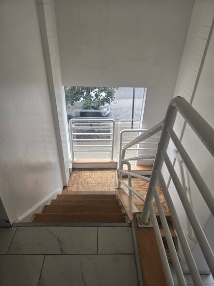 429 N Eutaw St, Baltimore, MD for lease - Building Photo - Image 2 of 17