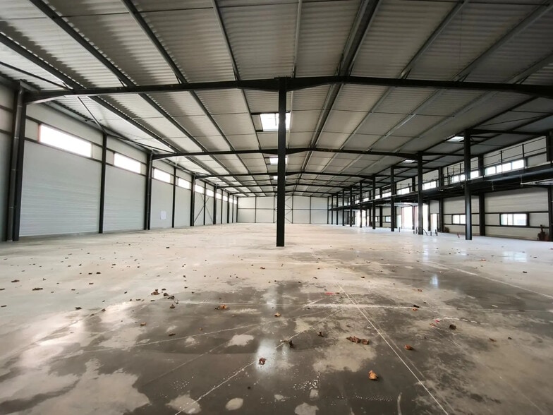 Flex in Moisselles for sale - Building Photo - Image 2 of 4