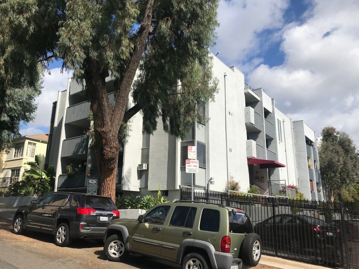 1820 El Cerrito Pl, Los Angeles, CA 90068