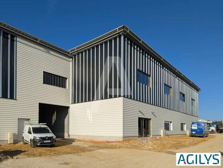 Flex in Ollainville for sale - Building Photo - Image 2 of 12