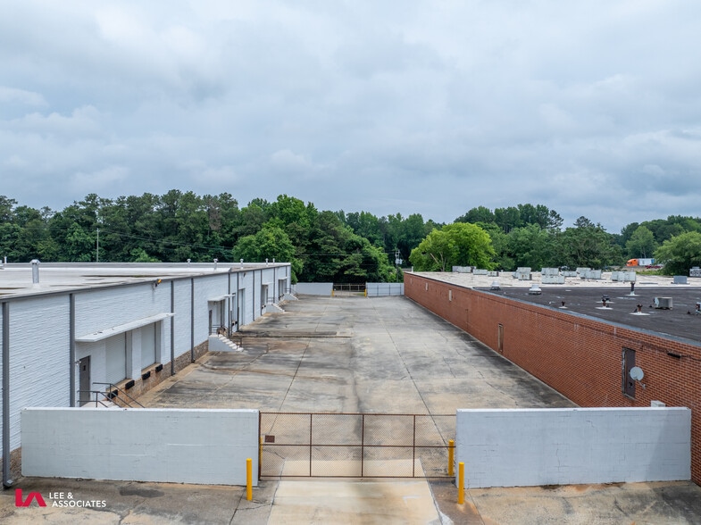 5070 Minola Dr, Stonecrest, GA for sale - Building Photo - Image 3 of 10