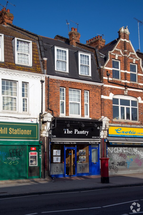 83 Colney Hatch Ln, London, N10 1LR