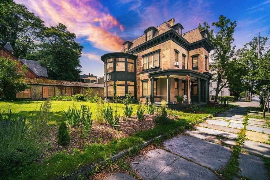 Grand St 4 Property Portfolio portfolio of 4 properties for sale on LoopNet.com - Building Photo - Image 2 of 15