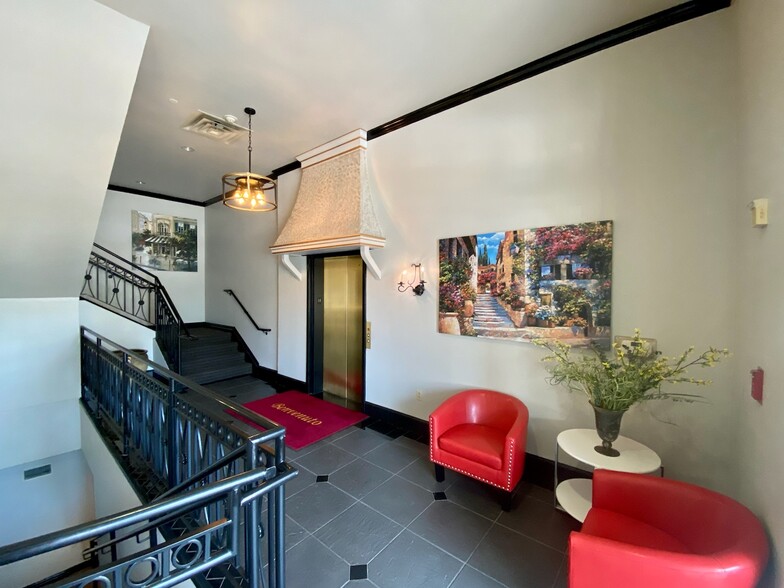 55 Main St, Colleyville, TX for lease - Lobby - Image 2 of 9