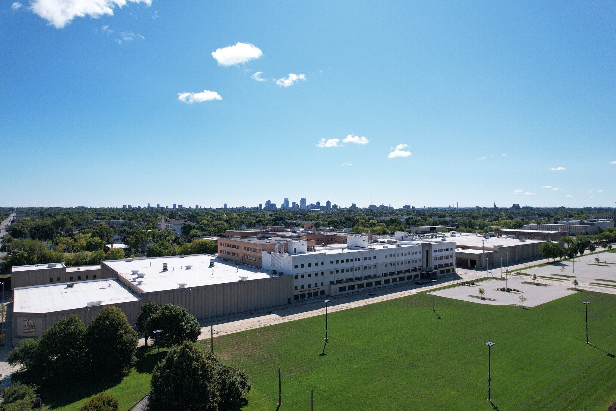 2600 N 32nd St, Milwaukee, WI for sale Aerial- Image 1 of 9