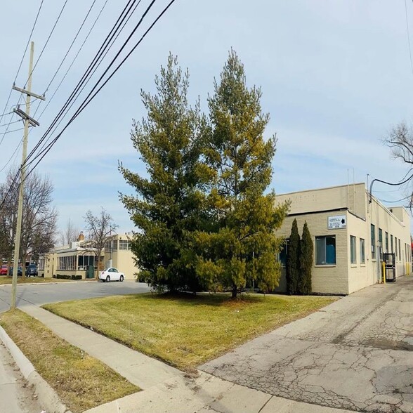 23330 Pinewood St, Warren, MI for sale - Building Photo - Image 2 of 3