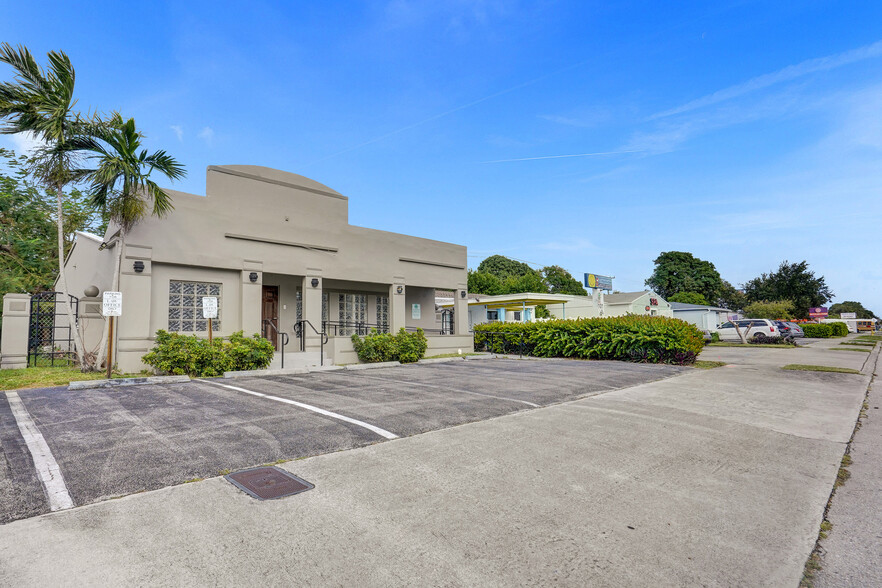 51 E Commercial Blvd, Fort Lauderdale, FL for sale - Building Photo - Image 2 of 45