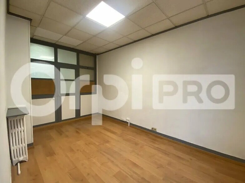 Office in Le Havre for lease - Interior Photo - Image 3 of 4