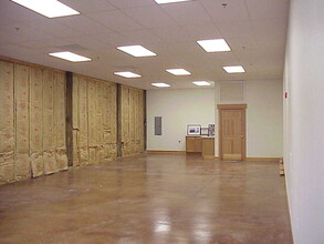 300-308 NE 1st St, Winlock, WA for lease Interior Photo- Image 2 of 8