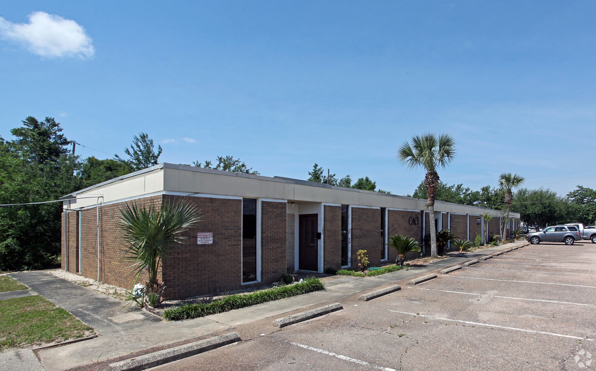 60 2nd St, Shalimar, FL for sale Primary Photo- Image 1 of 1