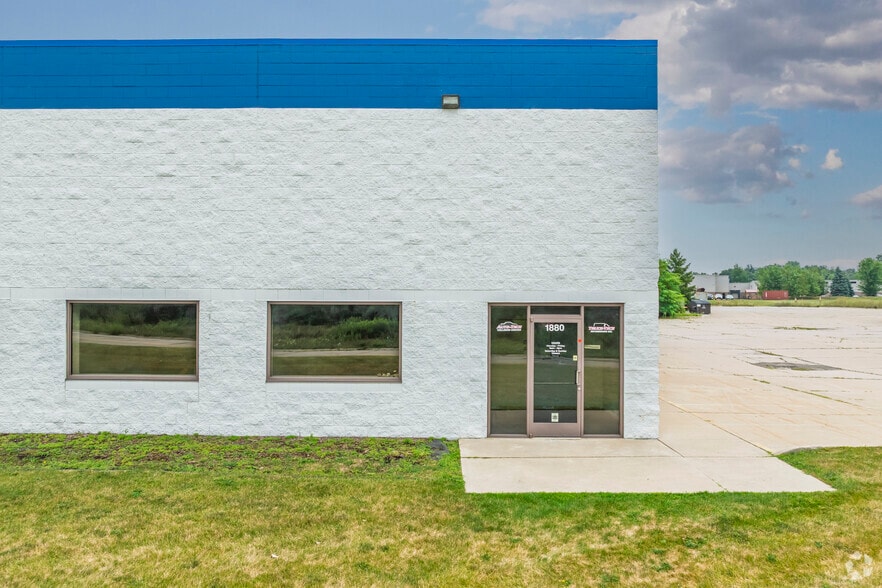 1870-1880 Hydraulic Dr, Howell, MI for lease - Building Photo - Image 3 of 5