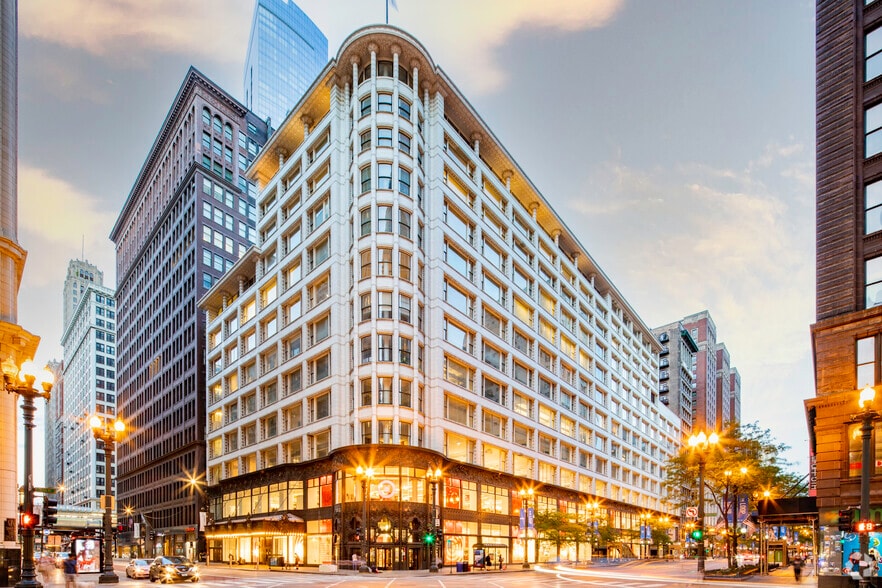 1-35 S State St, Chicago, IL for lease - Building Photo - Image 3 of 7