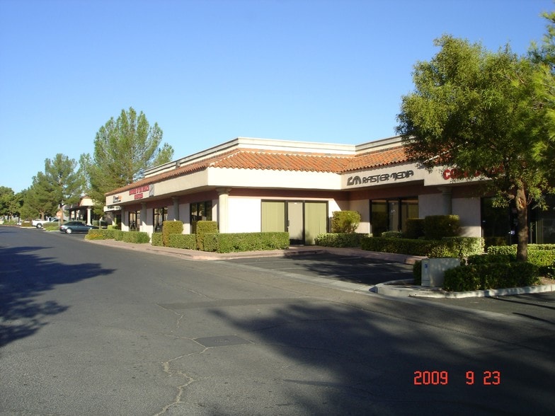 2560 E Sunset Rd, Las Vegas, NV for lease - Primary Photo - Image 1 of 8