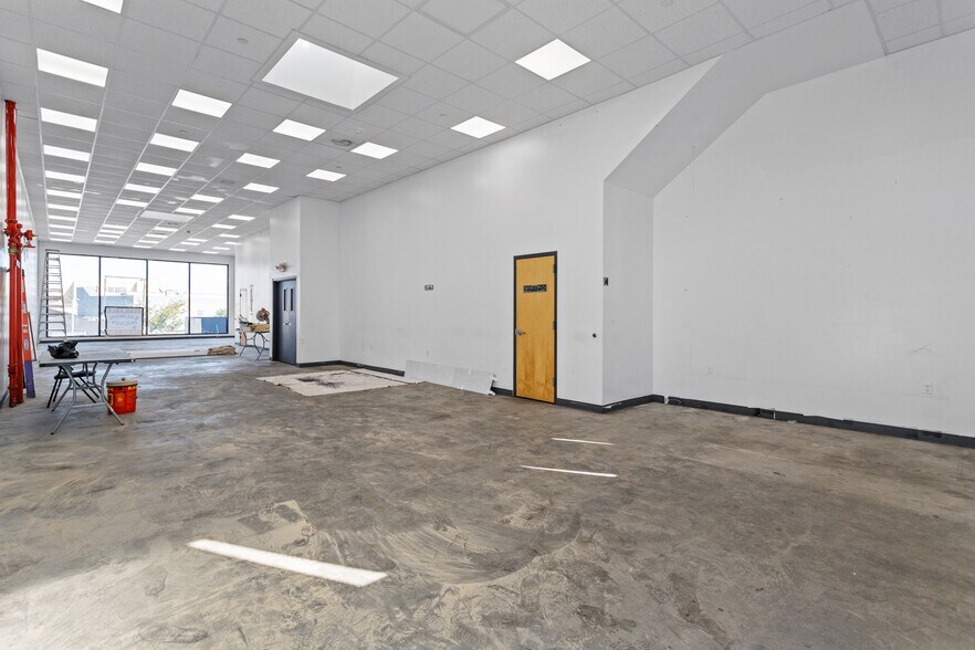 101 Morgan Ave, Brooklyn, NY for lease - Interior Photo - Image 3 of 4