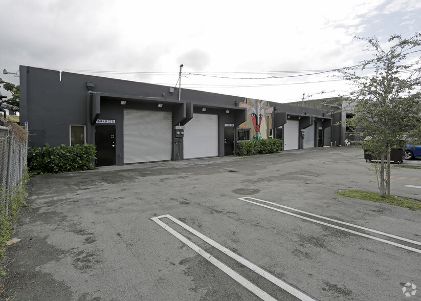 1744-1750 NW 22nd St, Miami, FL for lease - Primary Photo - Image 1 of 2