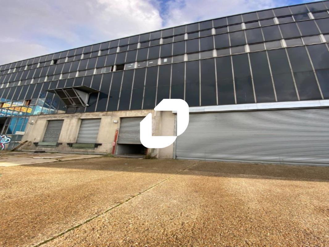 Industrial in Bagnolet for lease Building Photo- Image 1 of 16