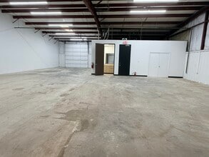 12999-13003 Murphy Rd, Stafford, TX for lease Interior Photo- Image 2 of 5