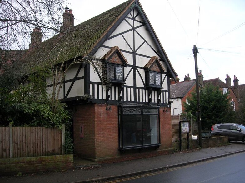 2 Bois Ln, Amersham, HP6 6BP