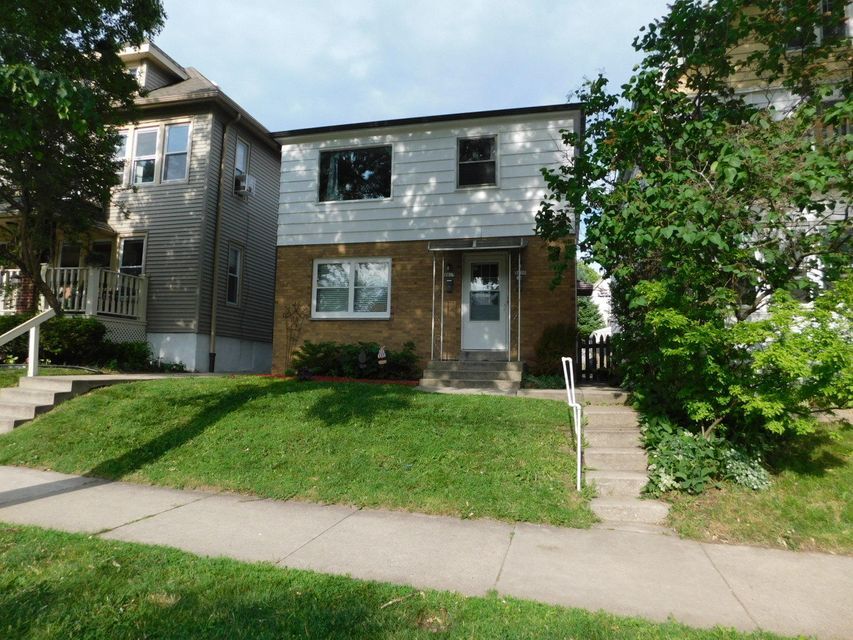 2628 N Newhall St, Milwaukee, WI 53211