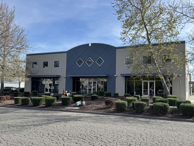 3820 Cypress Dr, Petaluma, CA for sale - Building Photo - Image 1 of 4