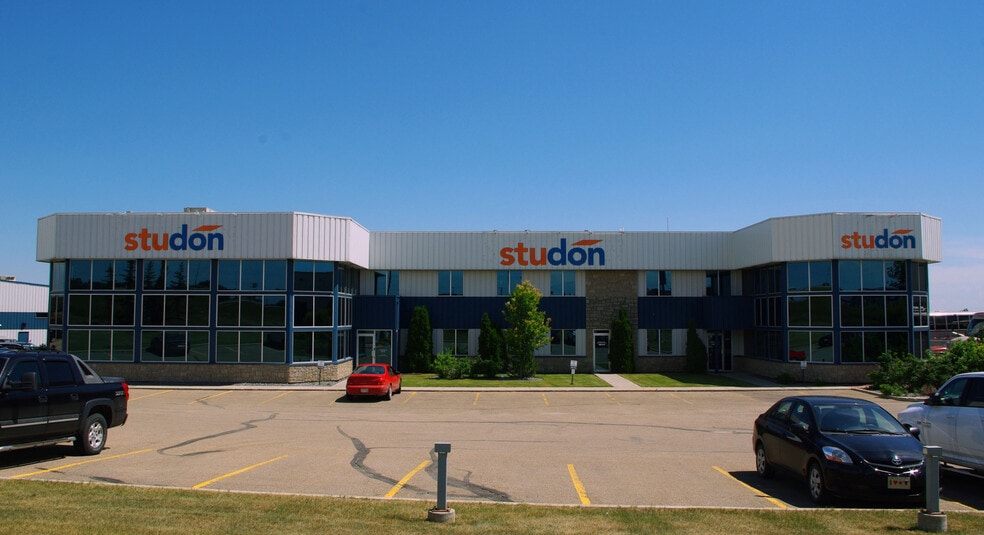 8024 Edgar Industrial Cres, Red Deer, AB for lease - Building Photo - Image 1 of 15