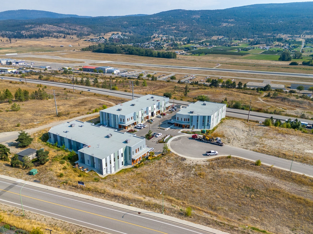 2175 Optic Crt, Kelowna, BC for lease Primary Photo- Image 1 of 20