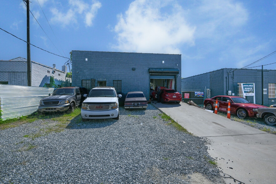 1016-1018 N. Raleigh St - Flex portfolio of 2 properties for sale on LoopNet.com - Building Photo - Image 3 of 6