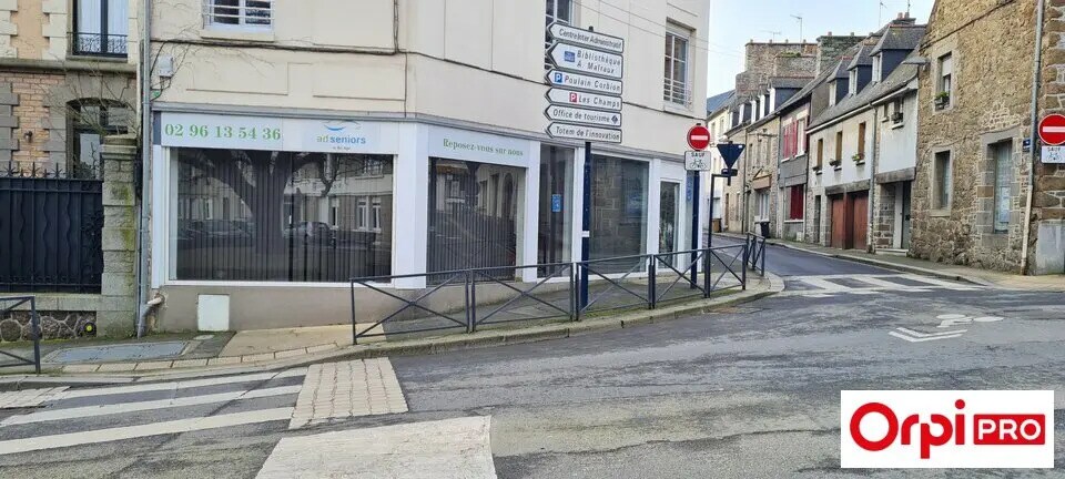 Retail in Saint-Brieuc for lease - Building Photo - Image 1 of 4