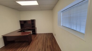 11549 Old Perrin Beitel Rd, San Antonio, TX for lease Interior Photo- Image 1 of 6