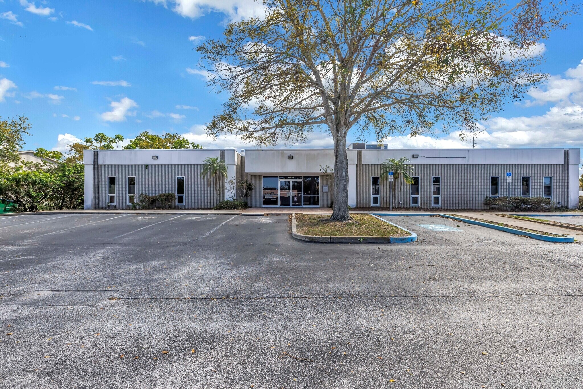 9911 Seminole Blvd, Seminole, FL for lease Building Photo- Image 1 of 12
