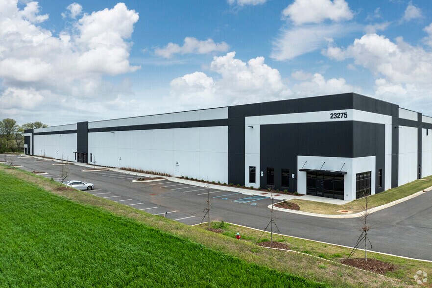 23275 Bibb Garrett Rd, Tanner, AL for sale - Primary Photo - Image 1 of 8