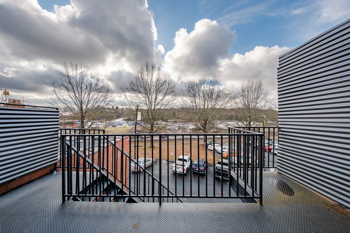 109 W Main St, Elkin, NC for sale Building Photo- Image 1 of 1