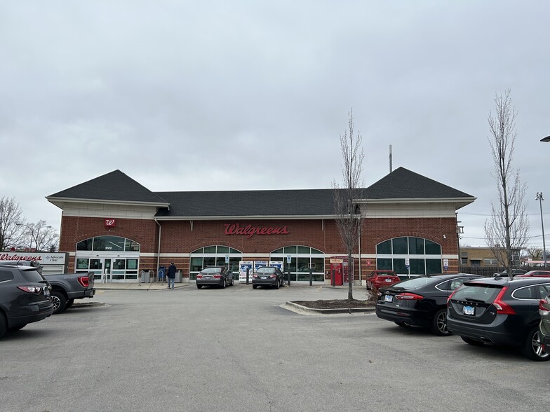 800 Devon Ave, Park Ridge, IL for lease - Building Photo - Image 3 of 5