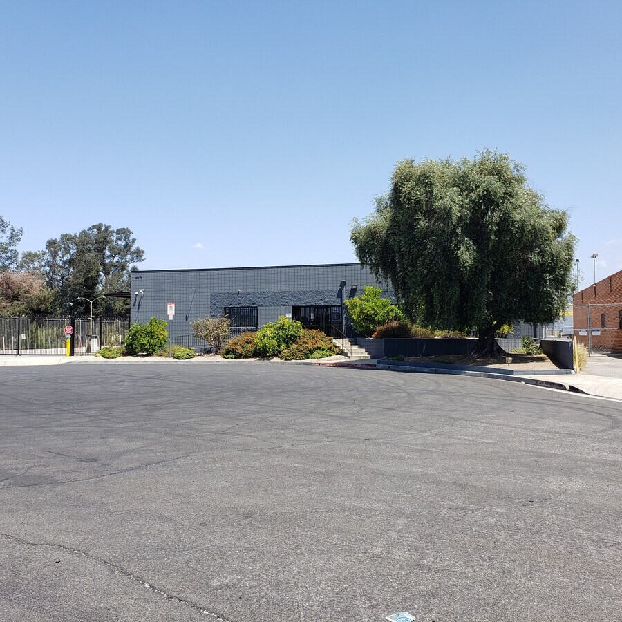 12031 Sherman Rd, North Hollywood, CA 91605