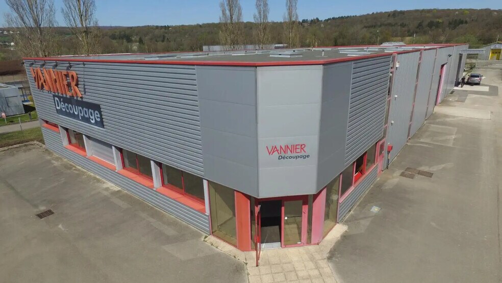 Flex in Roche-lez-Beaupré for lease - Building Photo - Image 1 of 2