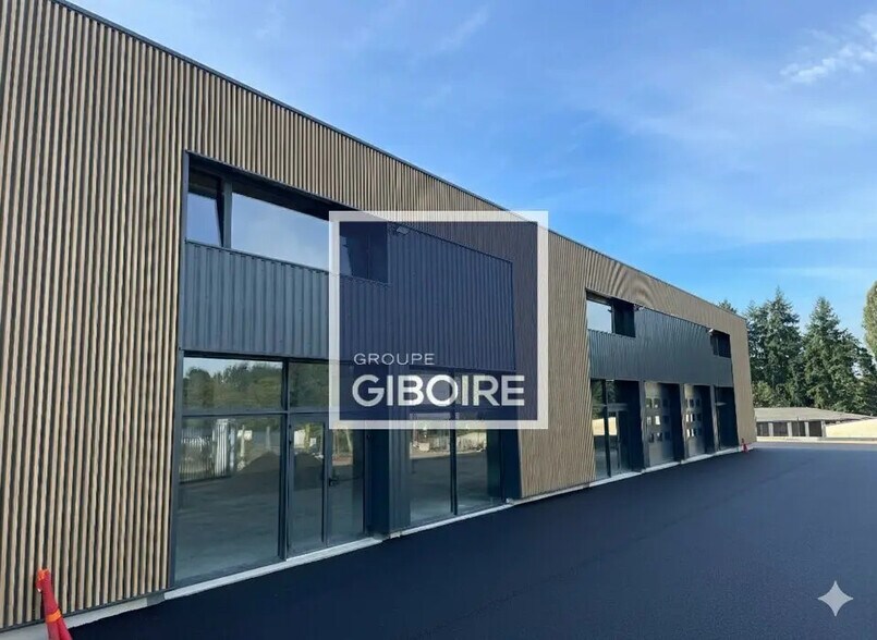 Industrial in Saint-Gilles for lease - Building Photo - Image 2 of 18