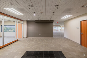 4-6 Parklane Blvd, Dearborn, MI for lease Interior Photo- Image 1 of 8