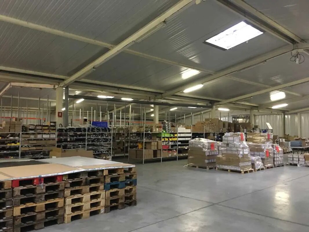 Office in Lys-lez-Lannoy for lease Interior Photo- Image 1 of 7