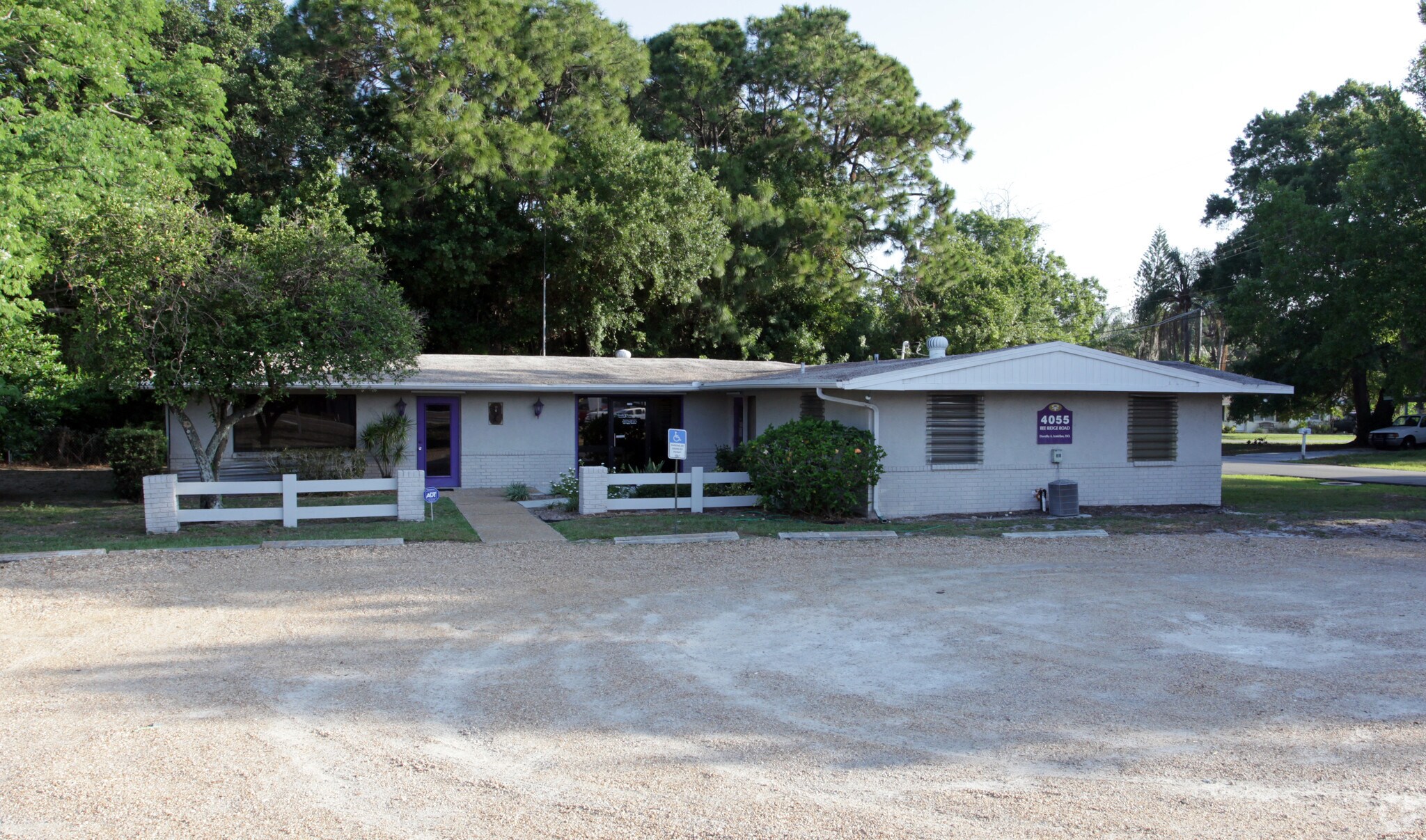 4055 Bee Ridge Rd, Sarasota, FL for sale Primary Photo- Image 1 of 1