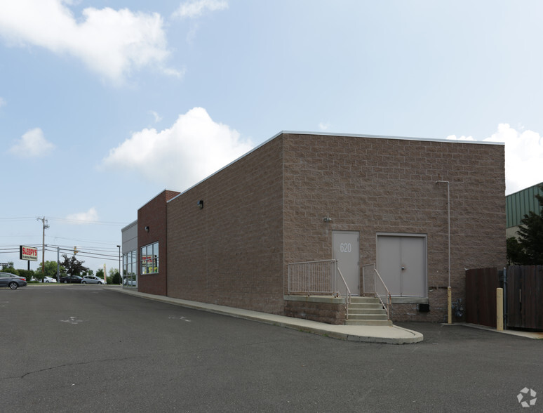 620 W Street Rd, Warminster, PA for lease - Building Photo - Image 2 of 5