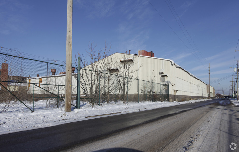 96 E Crosier St, Akron, OH for sale - Building Photo - Image 2 of 13