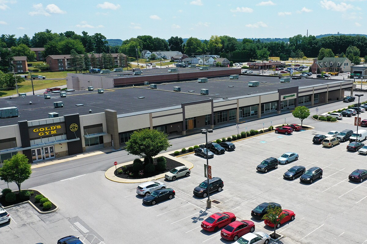 2081 Springwood Rd, York, PA 17403 Queensgate Shopping Center